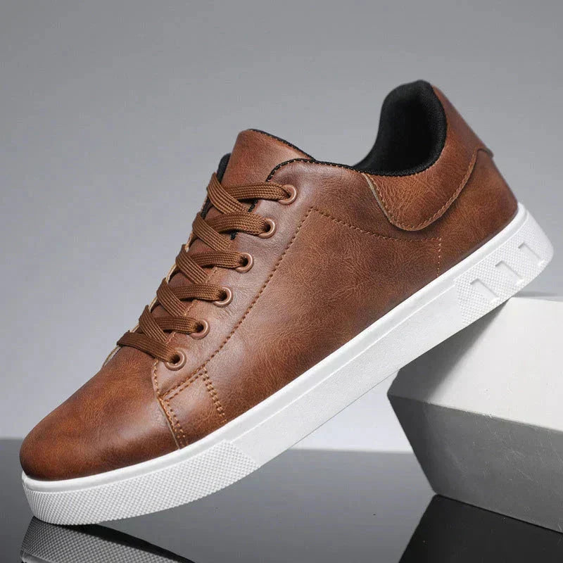 Zapatillas de piel clásicas